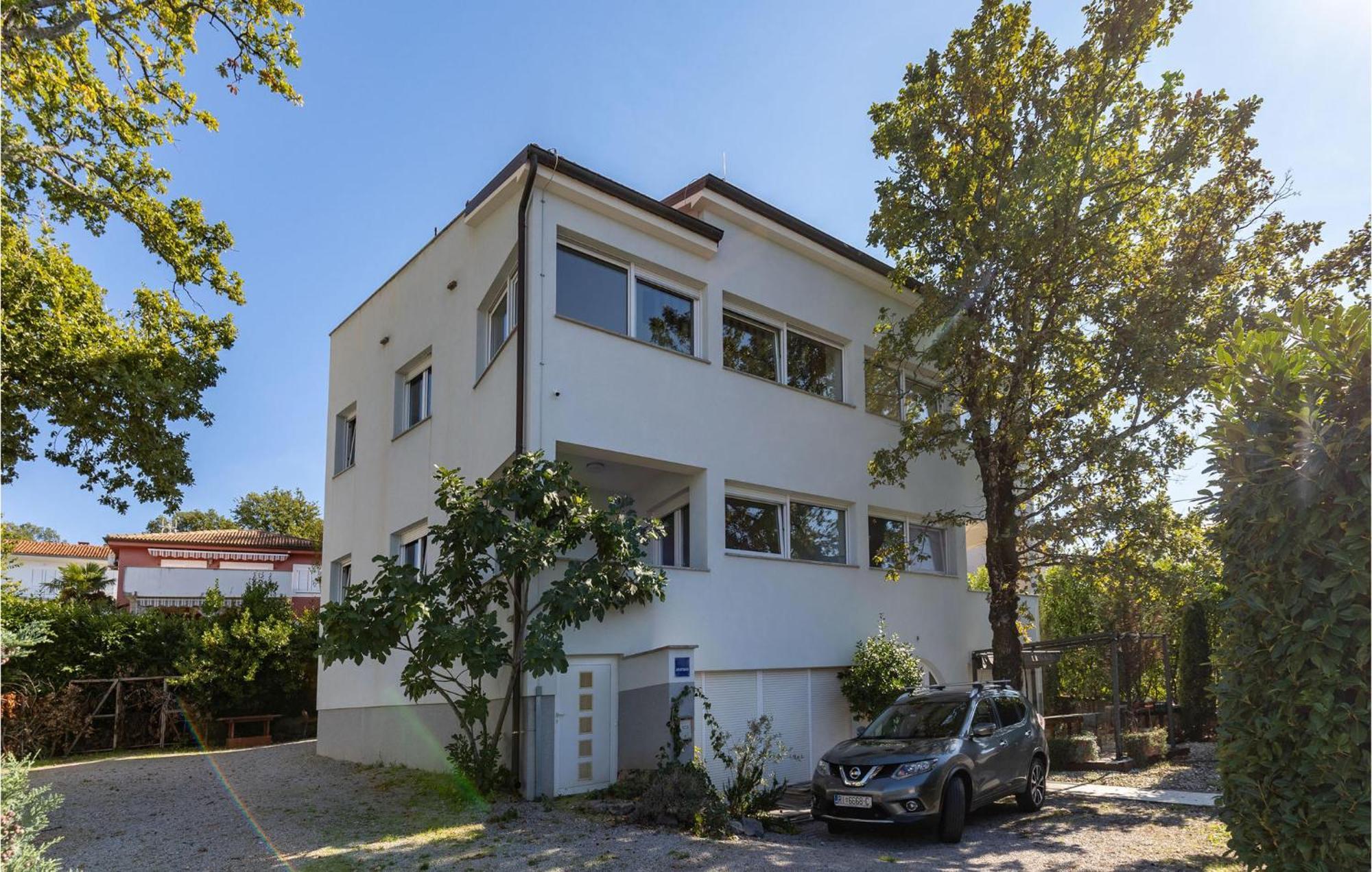 Amazing Apartment In Njivice With Kitchen Εξωτερικό φωτογραφία